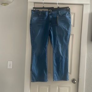 NWT Women’s Levi’s classic bootcut hypersoft size 14W